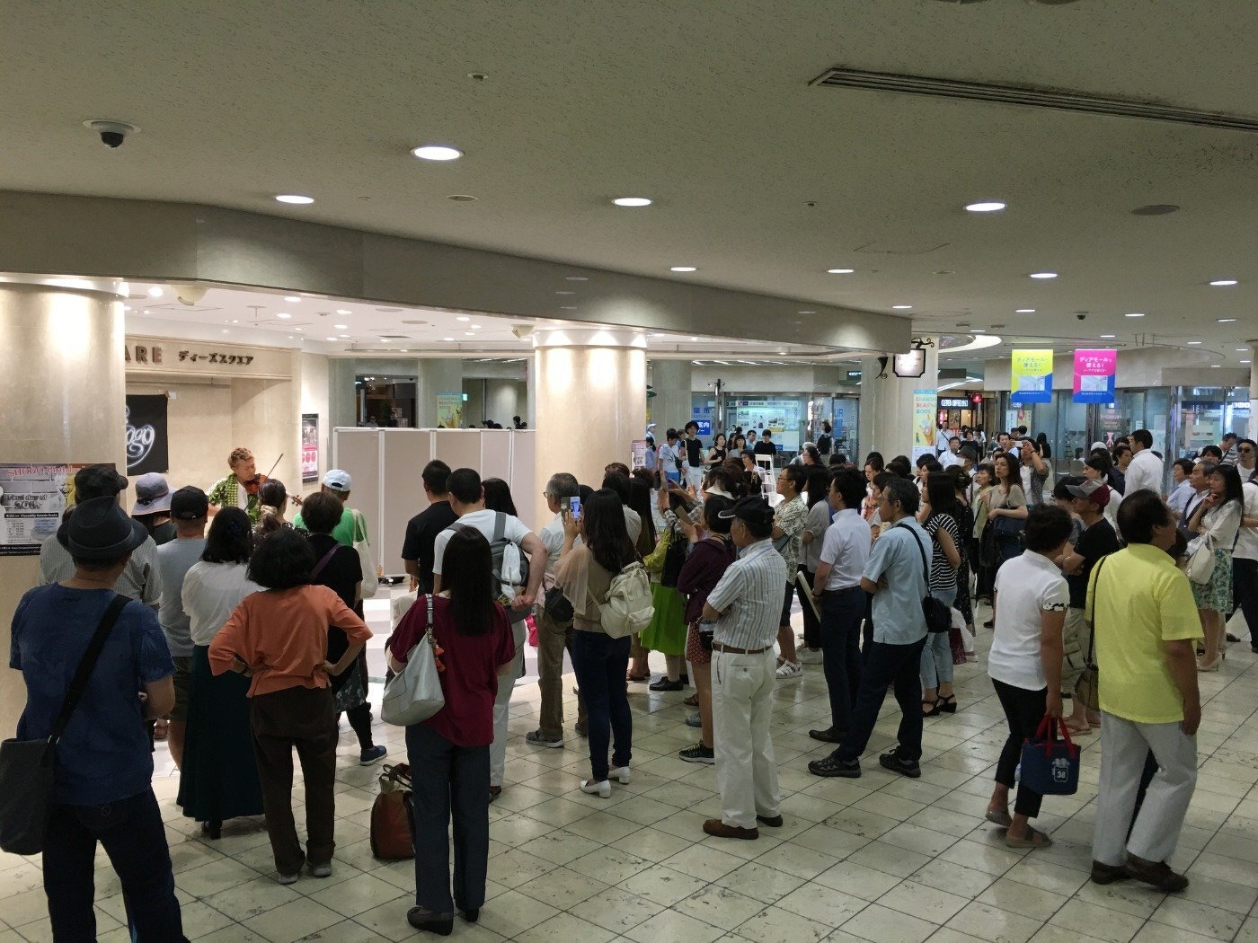 【MUSIC'AMOR】バイオリニストSHOGO LIVE(13：00～、14：30～、16：00～)※観覧無料